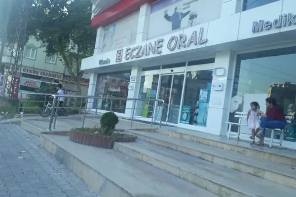 Oral Eczanesi