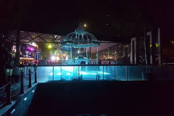 Aqua city car wash & care system