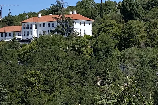 British Embassy Ankara (Birleşik Krallık Ankara Büyükelçiliği)