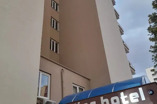 Lara Dinc Hotel