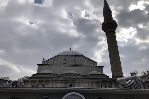 Aydınlıkevler Merkez Cami