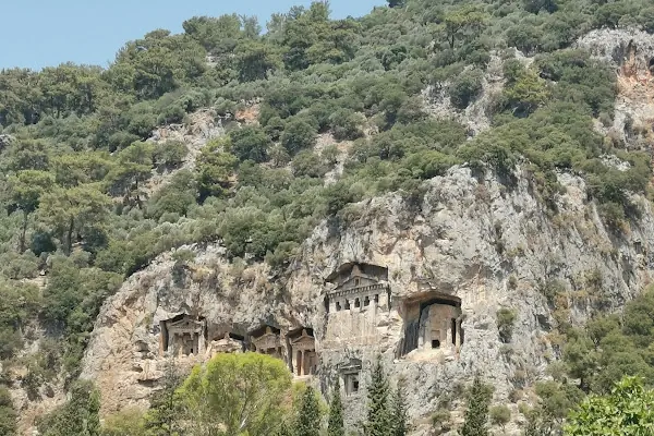 Deliklikaya Köyü Mezarlığı