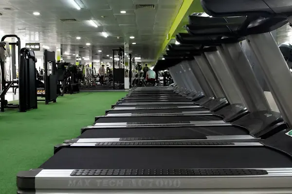 LIFE LINE SPORTS CENTER