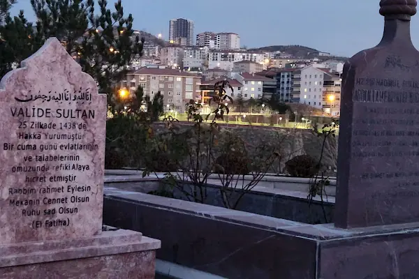 Solfasol Mezarlığı