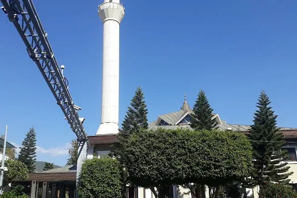 KUYULARÖNÜ CAMİ