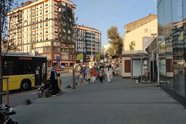 Candan Alışveriş Merkezleri