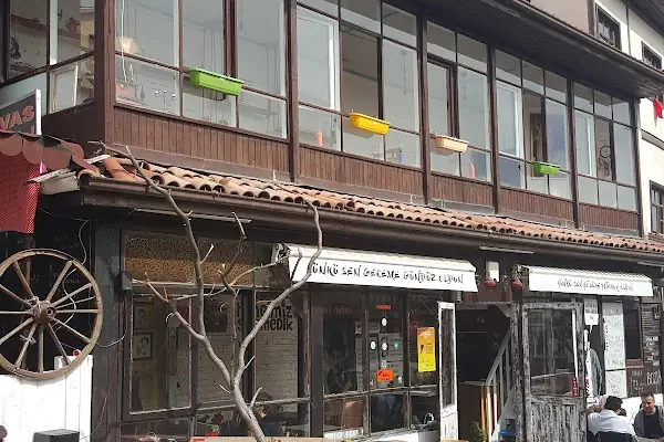 Hangimiz Sevmedik Cafe