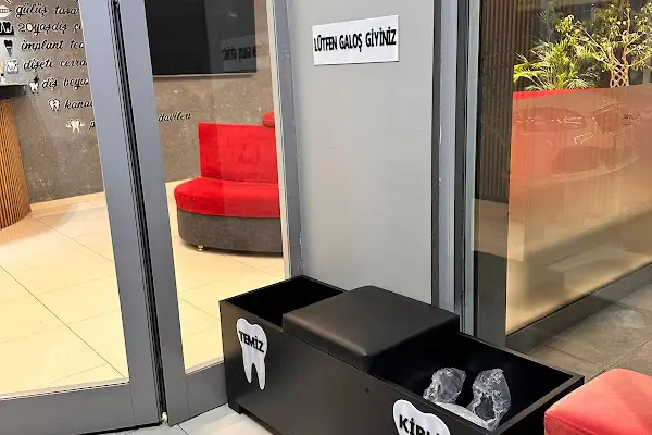 Dent Aydınlıkevler Diş Polikliniği