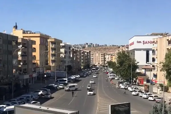 Diş Hekimi Naime TÜRKMEN