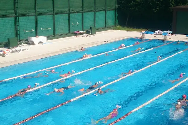 Yeni Karaman Yarı Olimpik Yüzme Havuzu