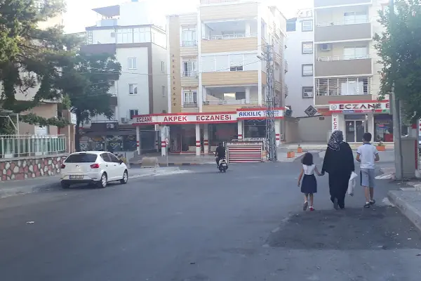 Akpek Eczanesi
