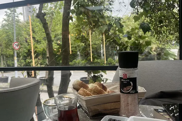 Bee Restaurant