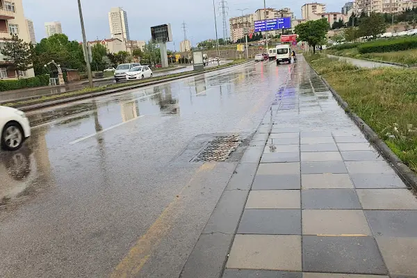 Harikalar Diyarı Metro İstasyonu