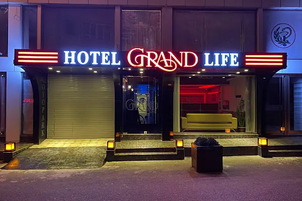 Grand Life Hotel