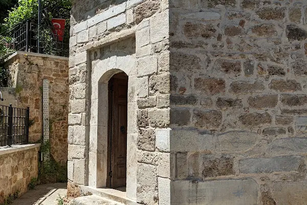 Nigar Hatun Türbesi