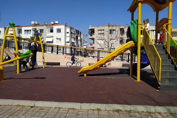 İzmir Büyükşehir Belediyesi Manolya Parkı