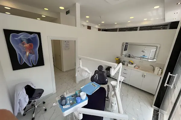 ASYA DENTAL AĞIZ VE DİŞ SAĞLIĞI POLİKLİNİĞİ