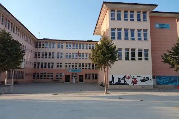Şehit Esat Akbaba Ortaokulu