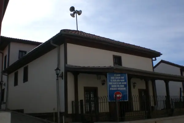 Dev Duran Cami