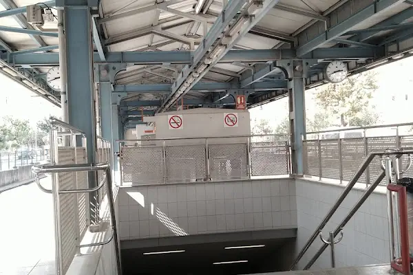 Mavi Bulvar Metro İstasyon Durak