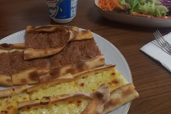 Gemlik Öz Karadeniz Pide Salonu