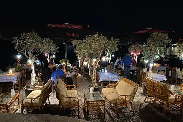 Köşem Cafe & Restaurant & Bar