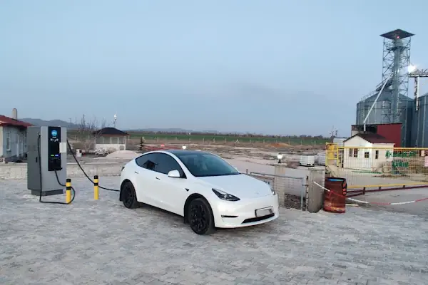 Eşarj Şarj İstasyonu