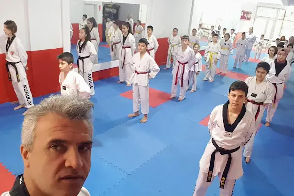 Şampiyon Yıldızlar Spor Kulübü
