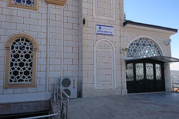 Bahçecik Merkez Cami