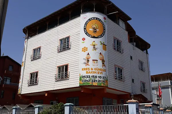 Kolej Vakfı Tramvay Durağı