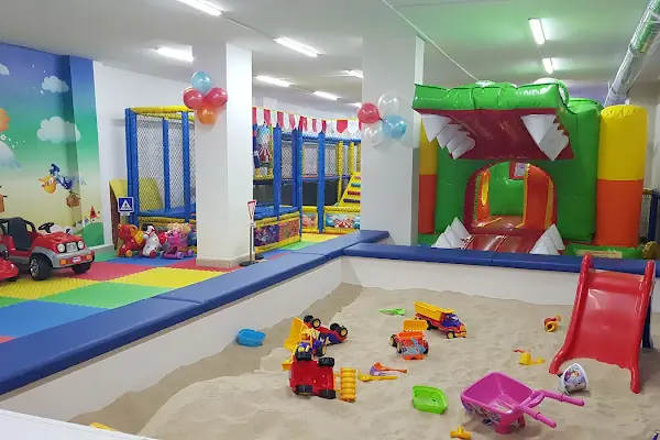 Kidslandia Cafe Çocuk Oyun Merkezi
