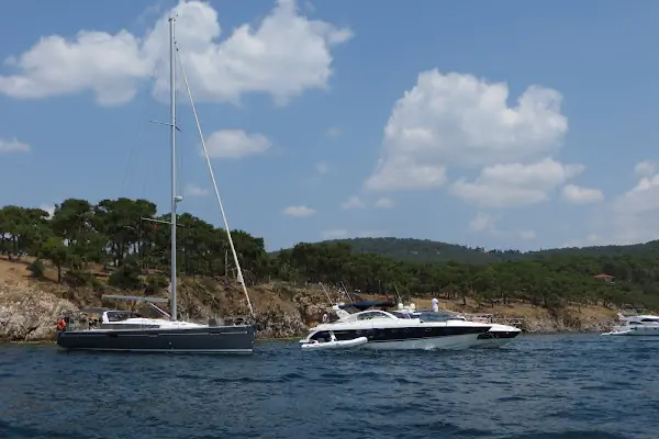 Teos Kınalıada Beach & Restaurant