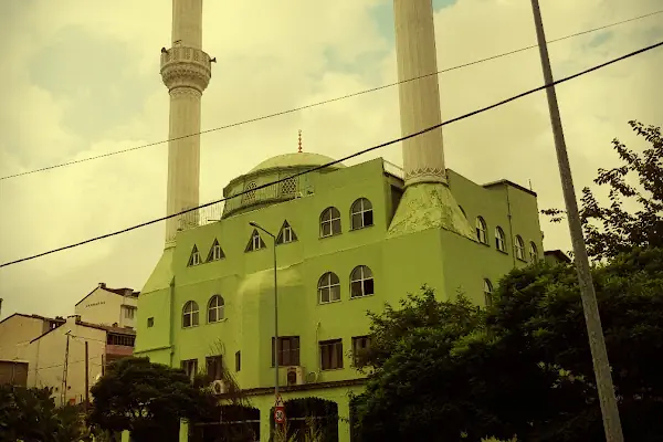 Lütfullah Cami