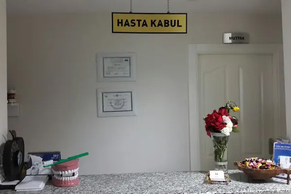 Diş Hekimi Bora Güven