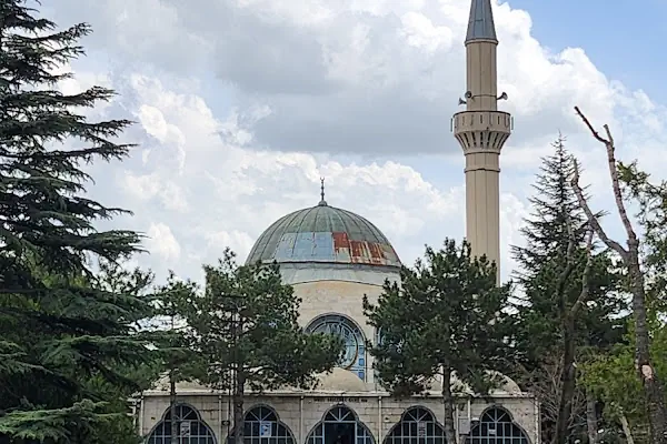 İsmet Oğultürk Cami