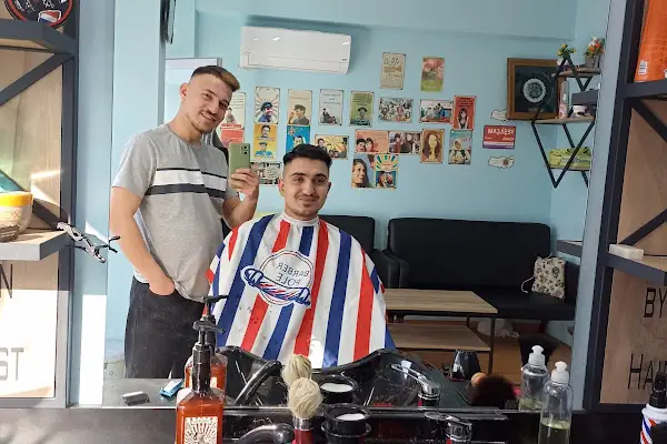 Sarı Erkek Kuaförü / Hair Designer