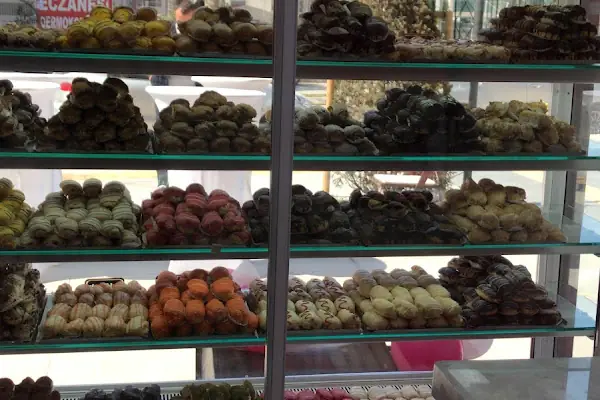 Pavlova Bakery &amp; Cake
