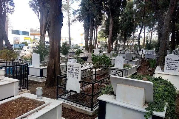 Pınarbaşı Mezarlığı