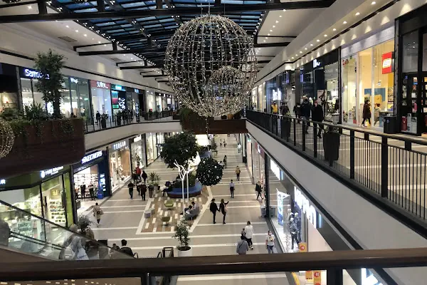 Hilltown Alışveriş Merkezi ( AVM)