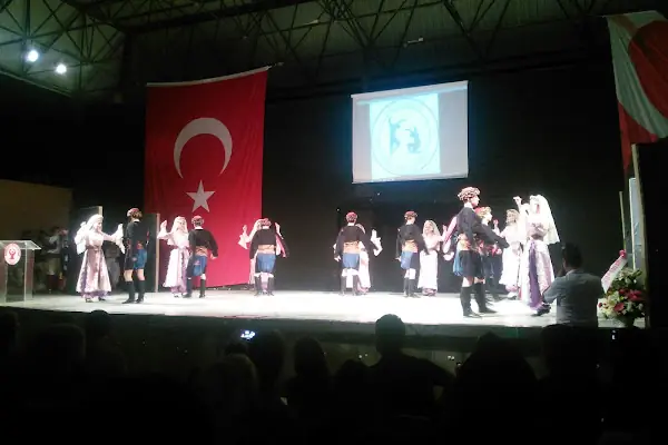 Ayfer Feray Açıkhava Tiyatrosu