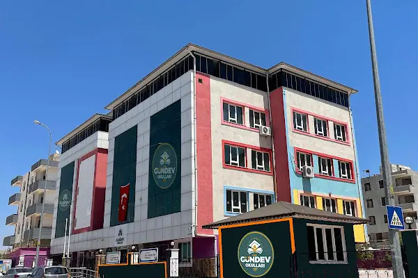 GÜNDEV OKULLARI