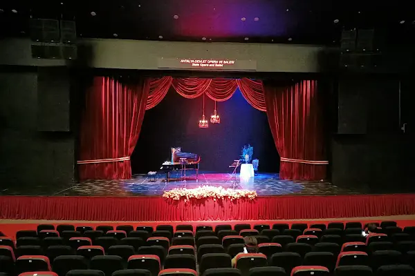 Antalya Devlet Tiyatrosu Sahnesi