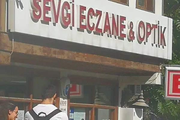 Sevgi Eczanesi