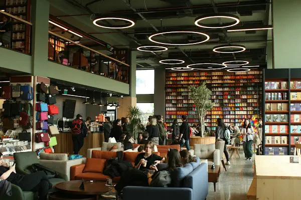 Penguen Kitabevi İçerenköy