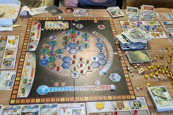 Periwinkle Patisserie / Periwinkle XL Board Game Cafe