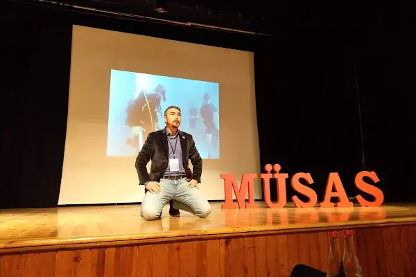 İbrahim Üzümcü Konferans Salonu