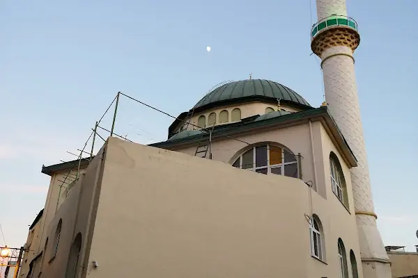 T.C. Bayraklı Müftülüğü Altınyol Serhat Camii