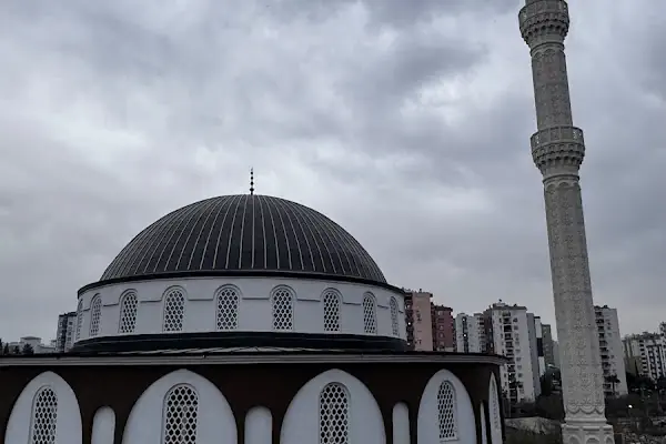 Yüzüncü Yıl Saygınlar Camii
