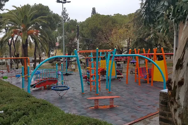Konak Belediyesi Dr. Behçet Uz Parkı